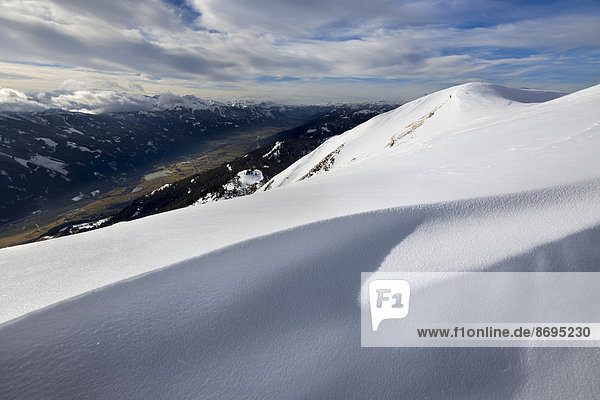 Blaseneck Gipfel mit Schneewächte  Eisenerzer Alpen  Steiermark  Österreich