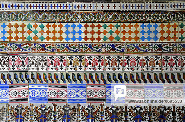 Alte spanische Kacheln  azulejos  Centro Andaluz de Arte Contemporaneo  La Cartuja  Zentrum für zeitgenössische Kunst  Museum  Sevilla  Andalusien  Spanien