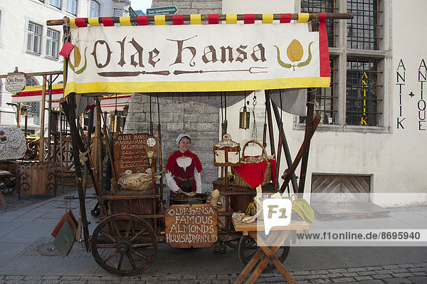 Verkaufswagen vom Restaurant Olde Hansa  Altstadt  Tallinn  Estland  Baltikum