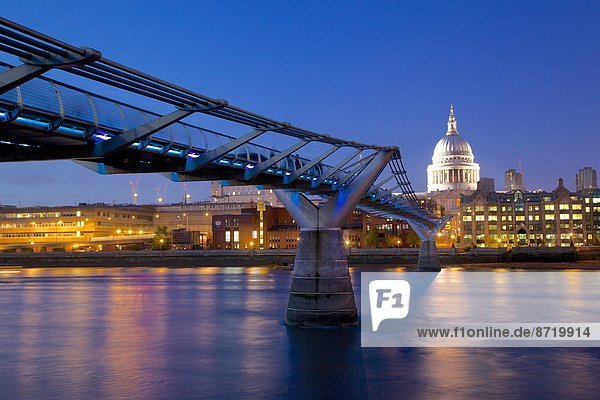 River Thames  Millennium Bridge and St. Paul's Cathedral at dusk  London  England  United Kingdom  Europe