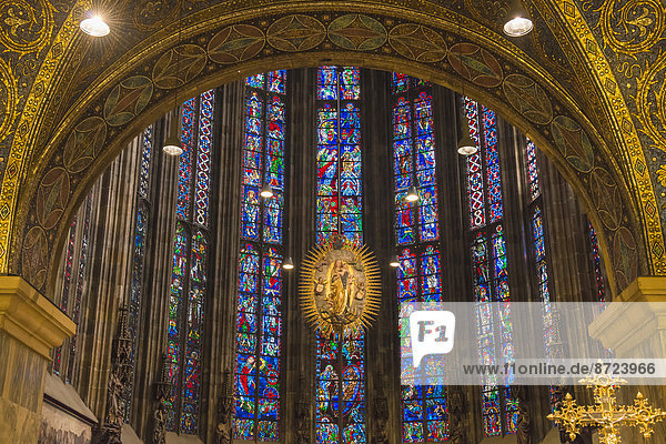 Chorhall  Bleiglasfenster auch Glashaus von Aachen  Aachener Dom  Unesco-Weltkulturerbe  Nordrhein-Westfalen  Deutschland
