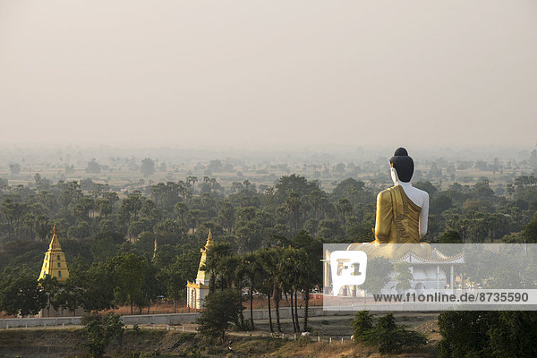 Sitzender Buddha  Statue  Maha Bodhi Ta Htaung  Monywa  Sagaing-Division  Myanmar