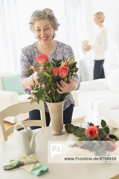 Blumenstrauß  Strauß  Frau  arrangieren