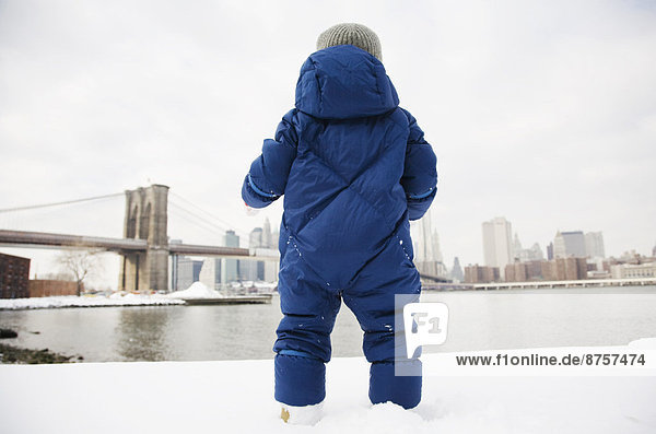 sehen  Junge - Person  Brücke  5-6 Jahre  5 bis 6 Jahre  Brooklyn