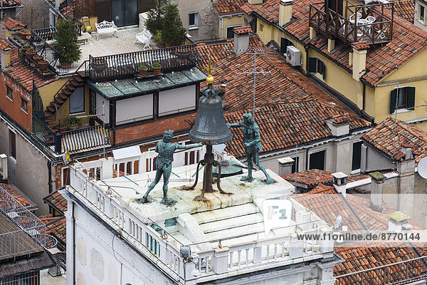 Italien  Venedig  Blick von Campanile auf Hausdächer