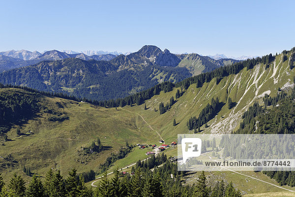 Deutschland  Oberbayern  Ober- und Unteralm mit Risserkogel  Mangfallgebirge