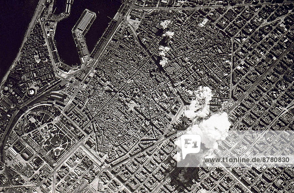 WW II  historical  war  world war  second world war  Spain  bombardment  bombing  Barcelona  Franco  air force  March  1938  bombs  Aviazione Legionaria  Spanish  civil war  bomb terror