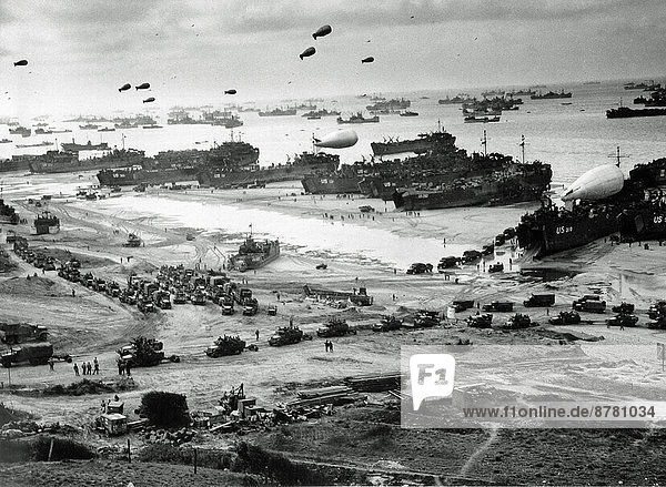 Frankreich  Europa  Strand  Himmel  Teamwork  Küste  Geschichte  Schiff  Krieg  eindringen  Größe  Juni  Normandie  Zweiter Weltkrieg  II.