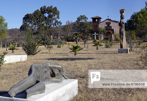 America  Mexico  Michoacán state  Morelia area  Capula village  statues made by Juan Torres Calderon in his garden                                                                                      