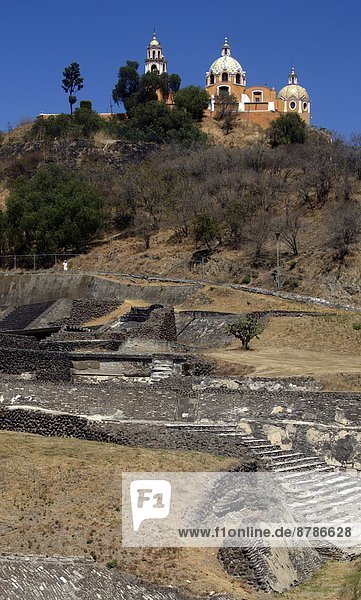 '''América  Mexico  Puebla state  Cholula village  the arqueological site and the Nra Sra de los Remedios Church built over the piramide''''''                                                               '