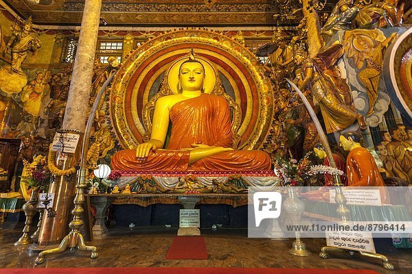Colombo  Hauptstadt  Statue  groß  großes  großer  große  großen  fünfstöckig  Buddhismus  Asien  Sri Lanka