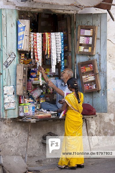 Stadt  kaufen  Indianer  jung  alt  Rajasthan  Udaipur