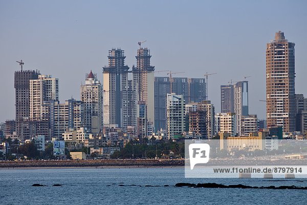 Wirtschaft  Entwicklung  Zwilling - Person  Wachstum  Zeichen  Bombay  Business  Ortsteil  neu  Signal  Süden