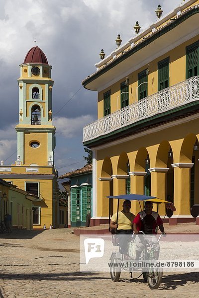 Kirche  Taxi  Karibik  Westindische Inseln  Mittelamerika  UNESCO-Welterbe  Trinidad und Tobago  Kuba
