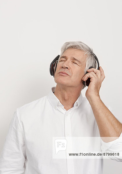 Mann mit Kopfhörer