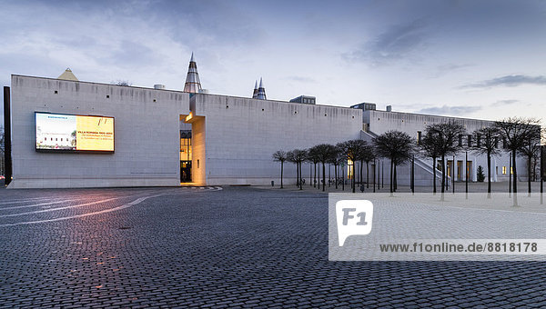 Kunst- und Ausstellungshalle der Bundesrepublik Deutschland  Architekt Gustav Peichl  Museumsmeile  Bonn  Nordrhein-Westfalen  Deutschland