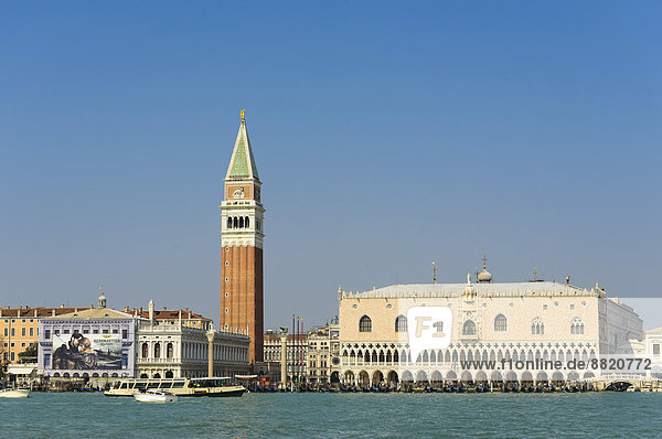 Campanile und Dogenpalast  Palazzo Ducale  Markusplatz  Venedig  Venetien  Italien
