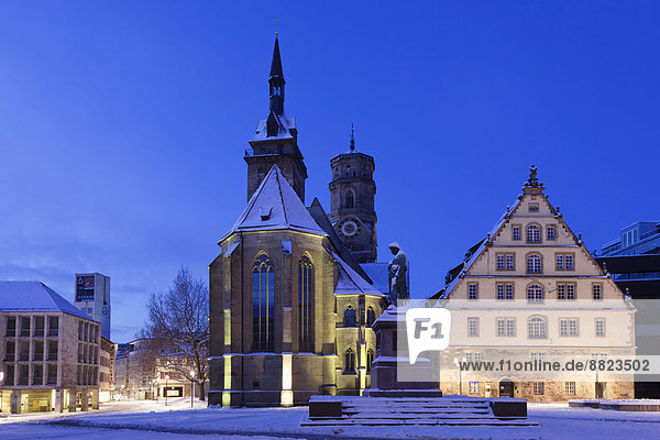 Schillerplatz mit Stiftskirche  Rathausturm und Schillerdenkmal  Stuttgart  Baden-Württemberg  Deutschland