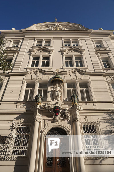 Wien Hauptstadt sternförmig überqueren Gebäude rot Ritter Kreuz Ordnung