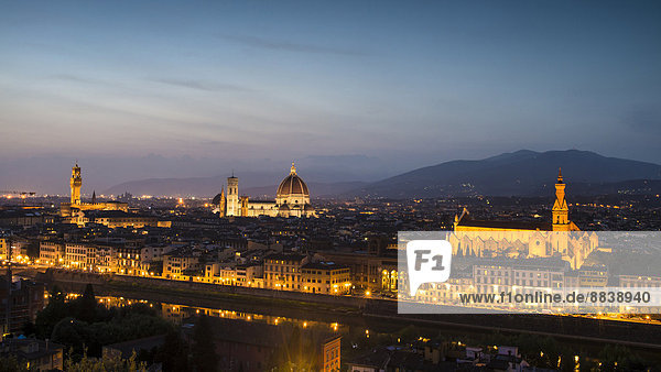 Stadtansicht mit Dom  Palazzo Veccio  Abendstimmung  Florenz  Toskana  Italien