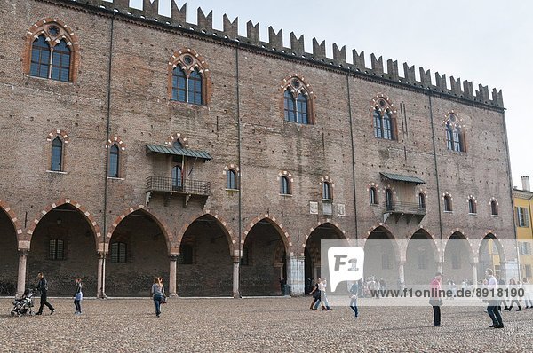 View of Palazzo Ducale  Piazza Sordello  Mantova  Lombardy  Italy  Europe