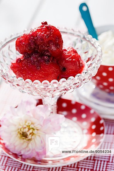 Pear and lingonberries dessert