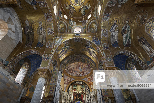 Byzantinische Mosaiken und barocker Altar  La Martorana  Kirche aus der Normannenzeit  Palermo  Sizilien  Italien