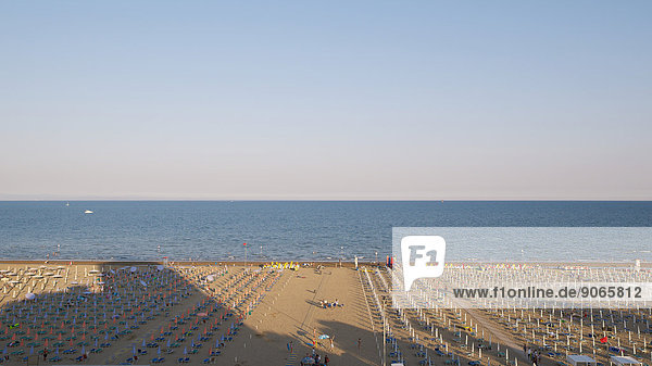 Strand spät Bett Ansicht Schatten Nachmittag Italien Lignano Sabbiadoro Sonne