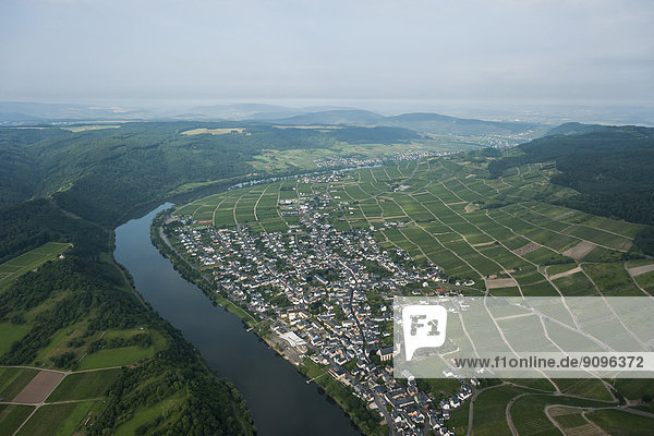 Deutschland  Rheinland-Pfalz  Luftaufnahme von Kroev mit Mosel