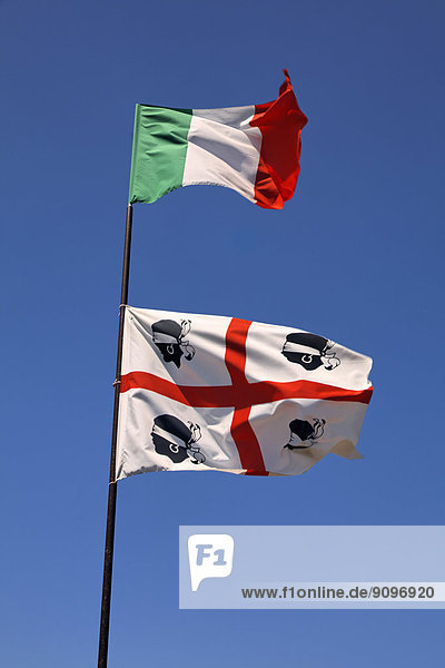 Italienische und sardische Flagge  Sardinien  Italien
