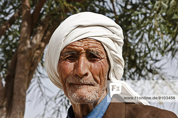 Alter Mann mit Turban  Portrait  Tunesien