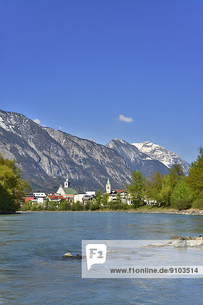 Stadtansicht von Schwaz im Frühling  Schwaz  Tirol  Österreich