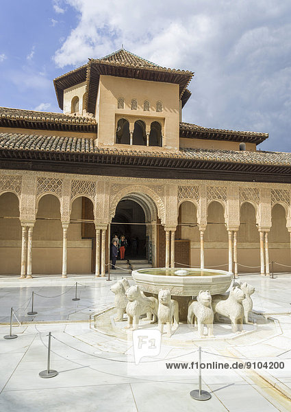 Palacio Nazaríes  Nasrid Palaces  Court of the Lions  Granada  Andalusia  Spain