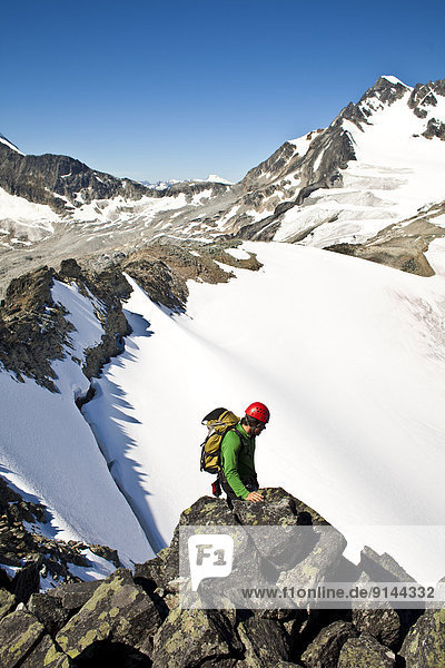 Mann  Berg  jung  Rogers Pass  klettern  Glacier Nationalpark