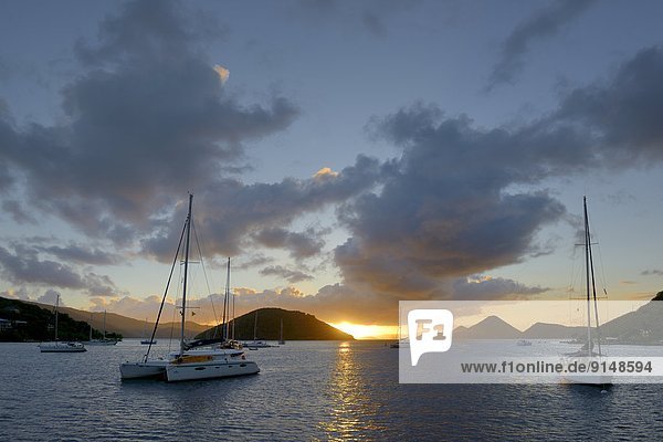 Sonnenuntergang  Anker  Loch  Tortola  Segelboot  Britische Jungferninseln