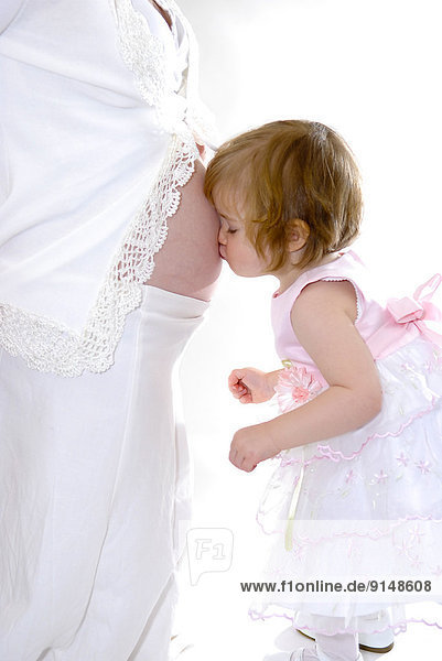 küssen  klein  Schwangerschaft  Mädchen  Mutter - Mensch
