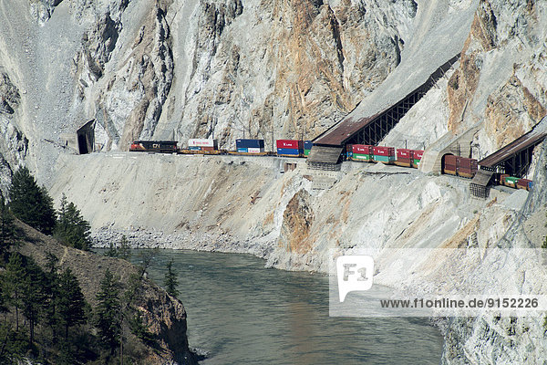 Fluss  vorwärts  Kanada  Container  Zug