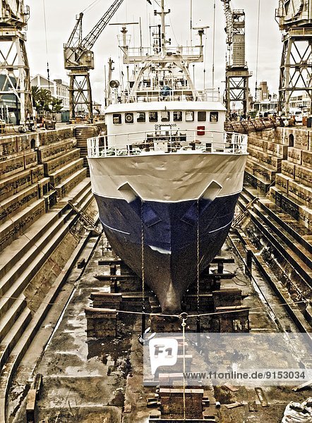 Fischereihafen  Fischerhafen  stehend  Stadt  trocken  Dock  Schiff