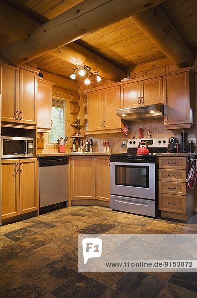 Wohnhaus Zimmer Küche innerhalb Nachbarschaft Laurentian Mountains Kanada Quebec