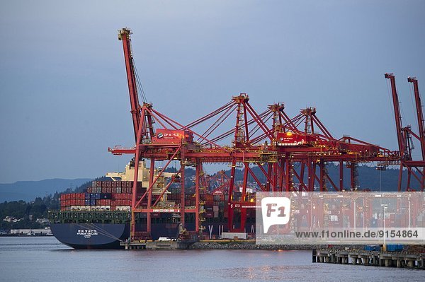 Behälter  beladen  Hafen  Verkehr  verschiffen  Ladung  British Columbia  Kanada