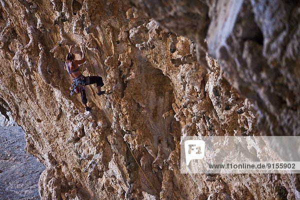 Kraft aufwärts Klettern Griechenland Kalymnos Kalkstein