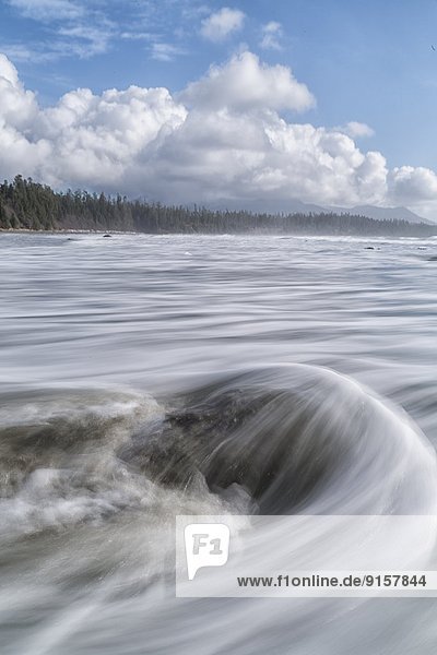 Felsbrocken  waschen  über  Gezeiten  Bucht  British Columbia