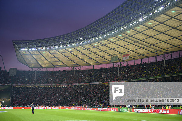 Blaue Stunde über Stadion während Gewitter und Regen  DFB-Pokalfinale  Olympiastadion  Berlin  Deutschland