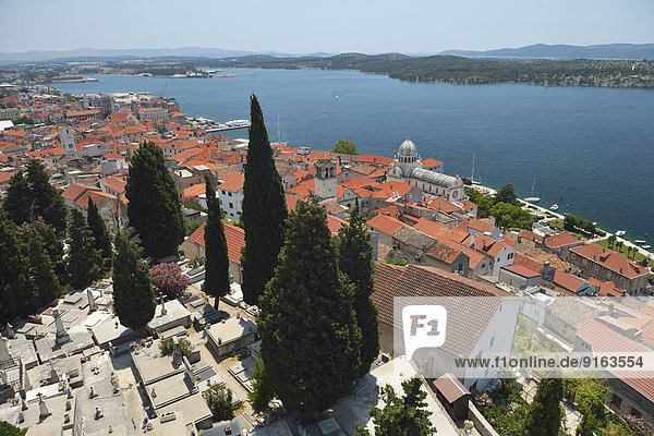 Kathedrale frontal Ansicht Friedhof Kroatien Dalmatien