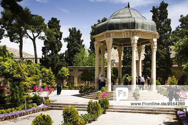 Grab von Hafez  in Gedenken an den berühmten persischen Dichter Hafez  Schiraz oder Schiras  Fars  Iran