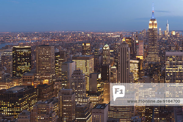 New York zur blauen Stunde mit Empire State Building  New York City  New York  USA