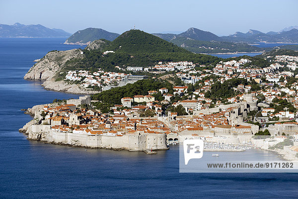Croatia  Dubrovnik  elevated view to coast line with historic old city