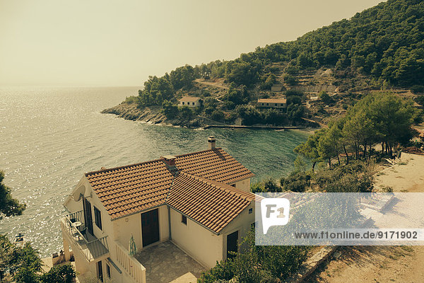 Kroatien  Insel Hvar  Haus an der Küste