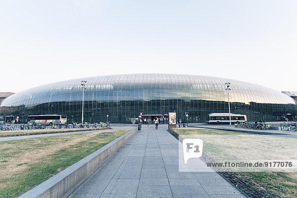 Frankreich  Elsass  Straßburg  Blick zum Hauptbahnhof mit neuer Glasfassade