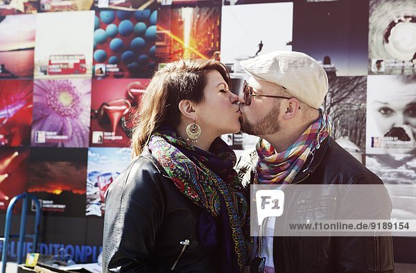 Young couple kissing  London  United Kingdom